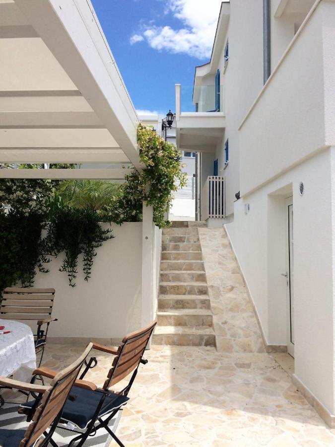 Seaside Villa With Private Pool Home By The Sea - Villa Trogir Eksteriør billede