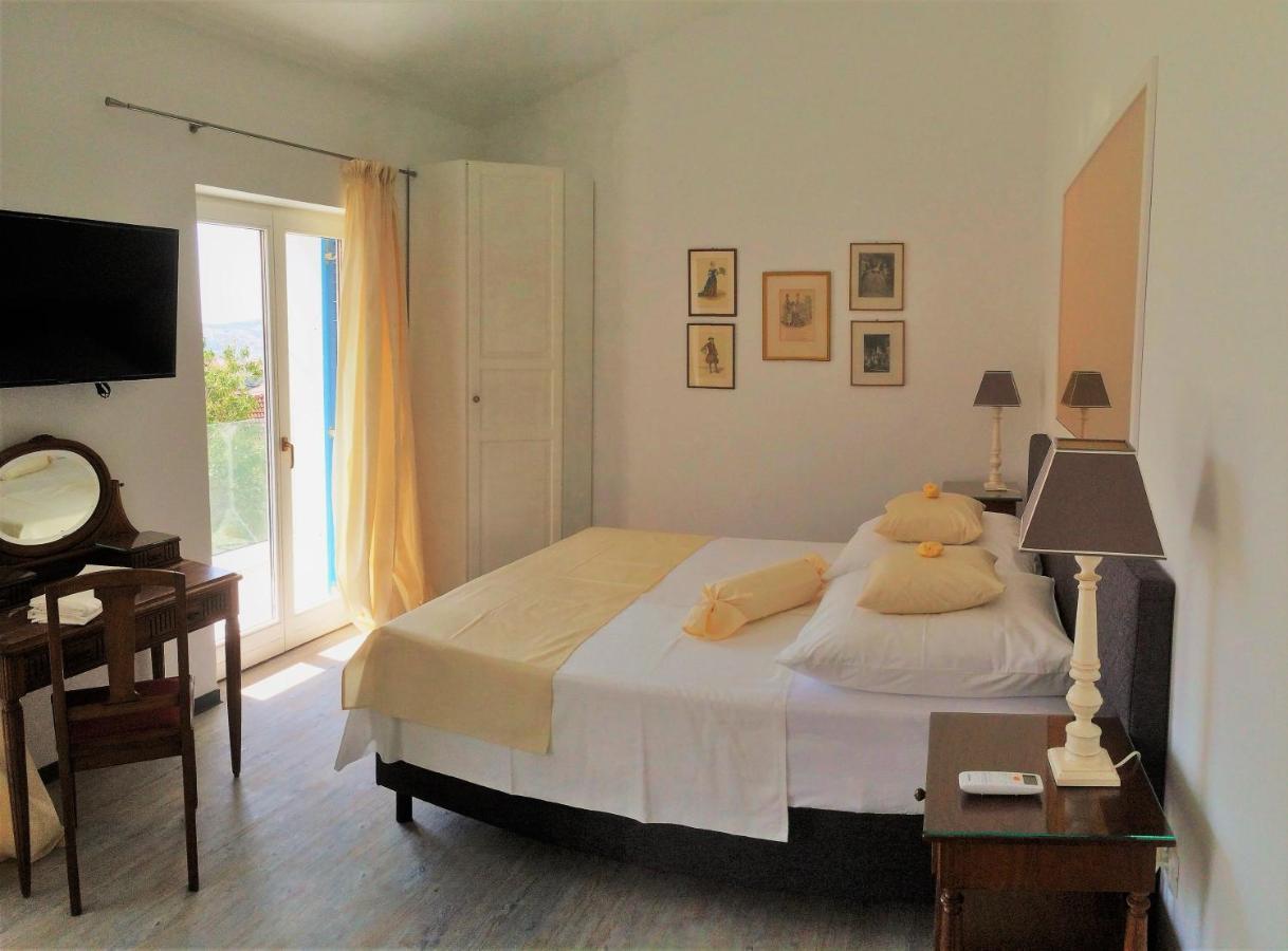 Seaside Villa With Private Pool Home By The Sea - Villa Trogir Eksteriør billede